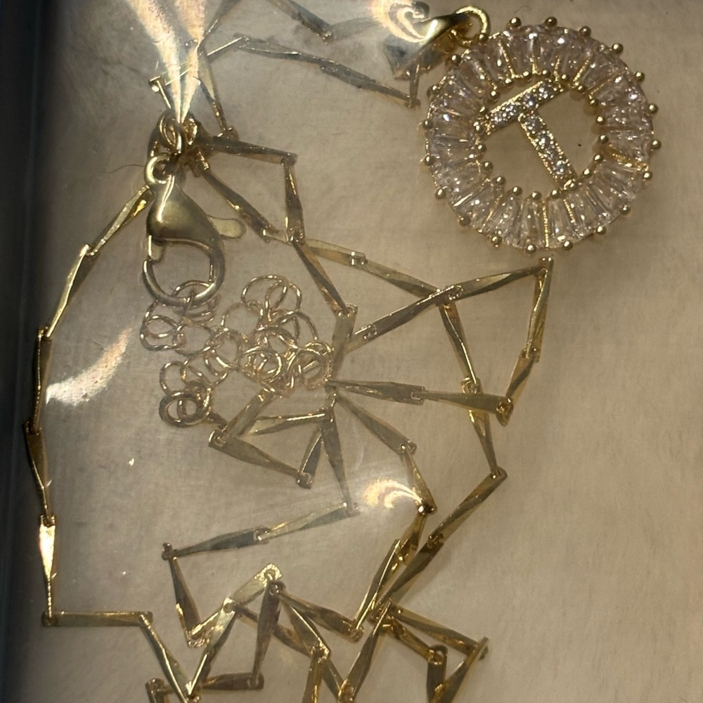 Set of 3 - initial T bling gold tone necklaces , brand new in cases - Picture 5 of 7